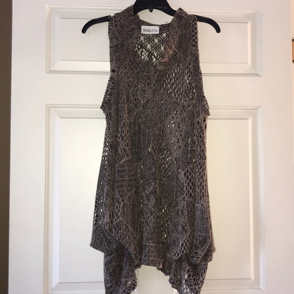 Boutique Style Layering Piece - Picture 1 of 4